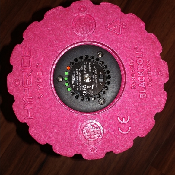 Hyperice firm foam roller with 3 vibe levels, NWOT - Picture 3 of 3